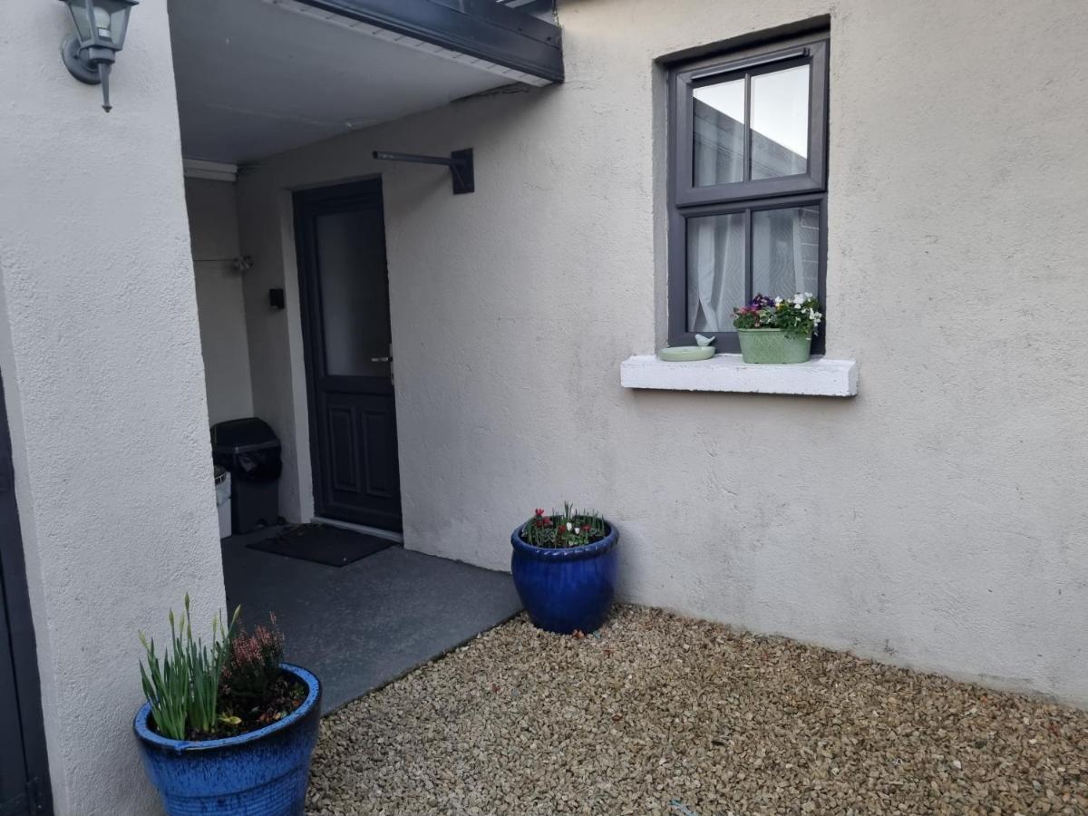 Cracatinni Mews Roundwood Kültér fotó
