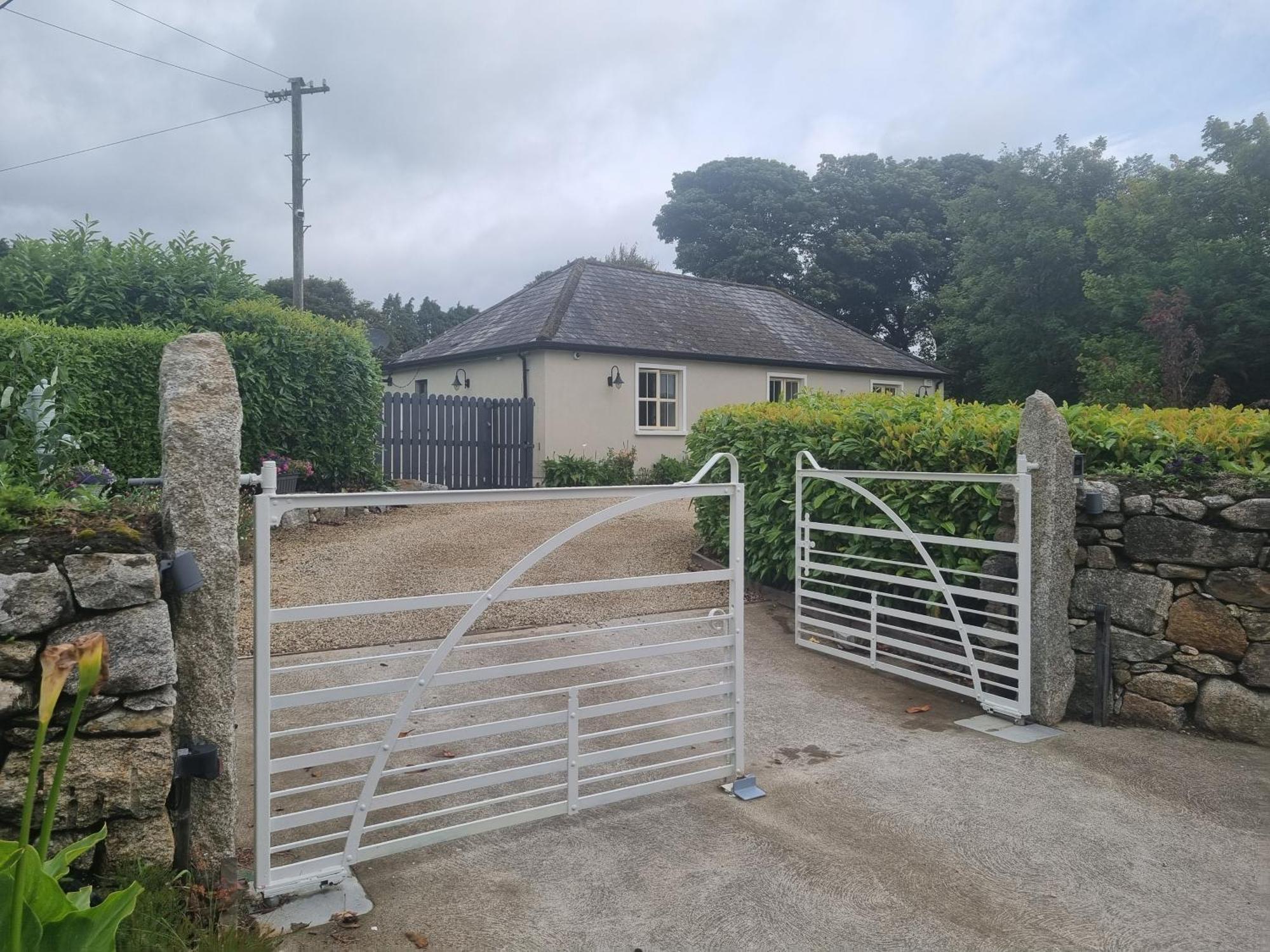 Cracatinni Mews Roundwood Kültér fotó